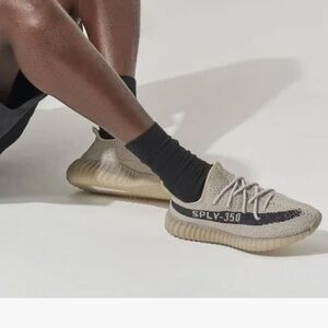 YEEZY 350 V2 US SIZE 7 Granite